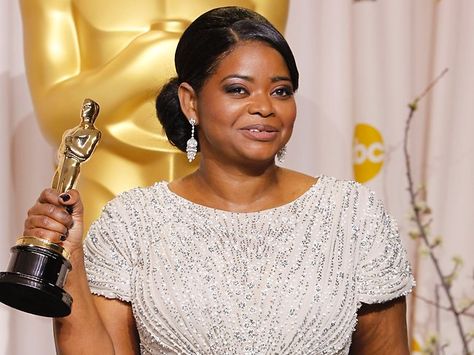 good news: Olivia Spencer wins Oscar (The Help)  :) Olivia Spencer, Vestidos Oscar, Academy Awards Red Carpet, Octavia Spencer, Viola Davis, Academy Award Winners, Oscar Dresses, Gabrielle Union, Black Hollywood