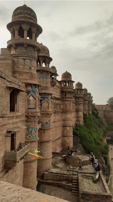 Gwalior Fort, Gwalior, Madhya Pradesh, India 🙏🇮🇳 Madhya Pradesh Aesthetic, Gwalior Fort, Building Aesthetic, Baby Boy Pictures, Historical Places, Madhya Pradesh, Boy Pictures, Aesthetic Painting, Beautiful Nature Wallpaper