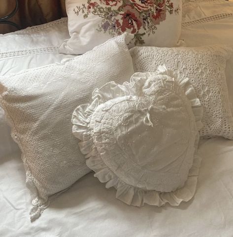 Vintage Bedroom Coquette, White Coquette Bedroom, Cute Furniture Aesthetic, Frazzled English Woman Aesthetic Bedroom, Dreamy Room Cozy Bedroom, Dreamy Room, Dream Apartment, Dream Room Inspiration, House Room