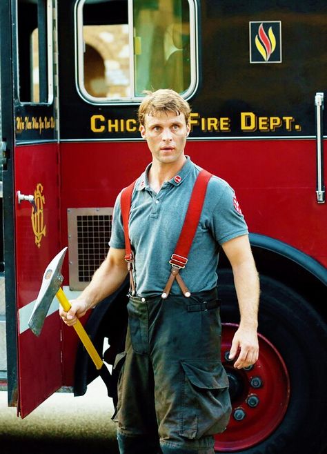 Matt Casey 4x01 Matt Casey Chicago Fire, Matthew Casey, Thomas Perry, Matt Casey, Kelly Severide, Jesse Spencer, Fire Training, Chicago Family, Chicago Pd