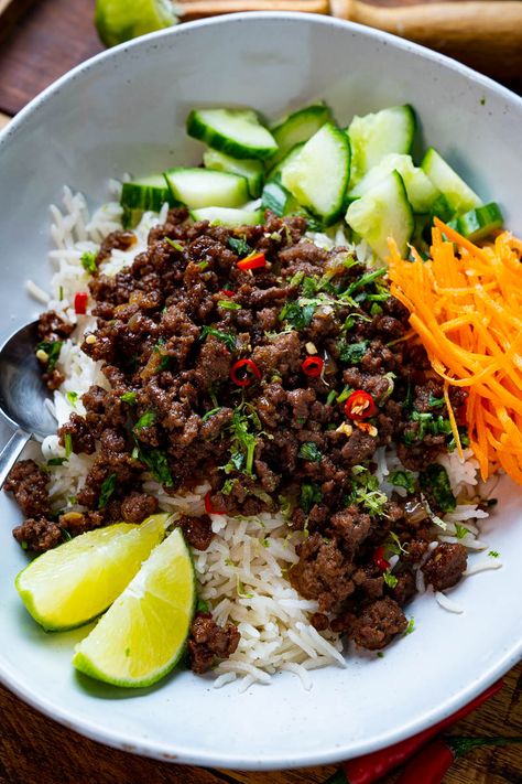 Vietnamese Ground Beef, Vietnamese Style, Closet Cooking, Beef Bowls, Ground Beef Dishes, Rice Bowls Recipes, College Meals, Vietnamese Cuisine, Minced Meat