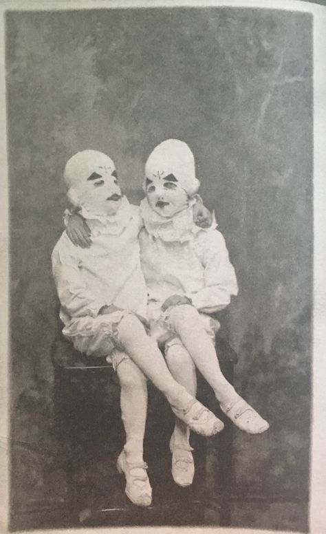 The twins ~ Miss Peregrine's Home for peculiar children Ms Peregrine, Mrs Peregrine, Miss Peregrines Home, Miss Peregrine's Peculiar Children, Peregrine's Home For Peculiars, Miss Peregrines Home For Peculiar, Creepy Vintage, Miss Peregrine, Creepy Images