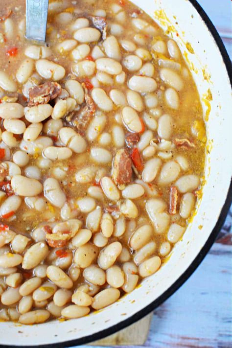 epary Beans have unique flavors to these nutrient-packed legumes. From traditional Southwestern cuisine to modern, health-conscious recipes, discover creative ways to incorporate tepary beans into your meals. Dive into a world of culinary possibilities with these versatile and sustainable legumes! Peruano Beans Recipes, Ham In Instant Pot, Canary Beans, Peruvian Beans, Beans And Ham, Cook Beans, Bean Dishes, Best Side Dish, Menu Recipes