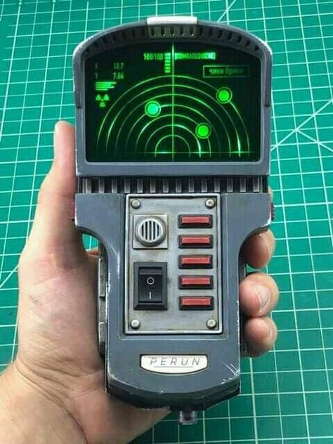 Sci Fi Hacking Device, Sci Fi Objects, Sci Fi Gadgets, Futuristic Objects, Scifi Props, Space Lab, Sci Fi Props, Retro Gadgets, Amazing Technology