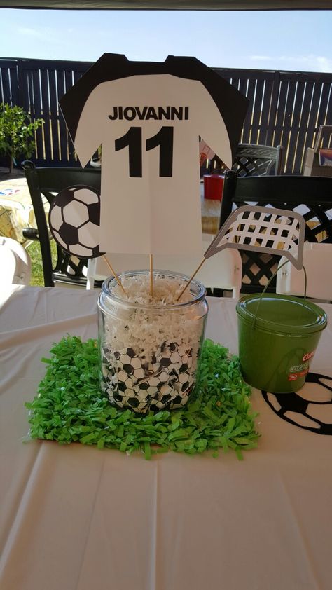 Soccer Theme Party Centerpieces, Soccer Ball Centerpiece Ideas, Soccer Table Decorations, Soccer Centerpiece Ideas, Soccer Banquet Centerpieces, Soccer Centerpieces, Photobooth Decor, Soccer Party Decorations, Soccer Banquet