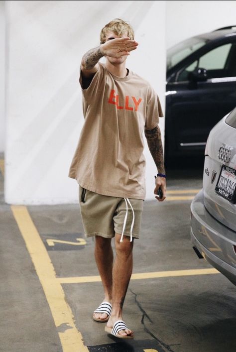 Justin Bieber 2018, Justin Bieber Outfits, Justin Bieber Style, I Love Justin Bieber, Love Justin Bieber, Justin Beiber, Mens Fashion Streetwear, Chill Outfits, Famous Fashion