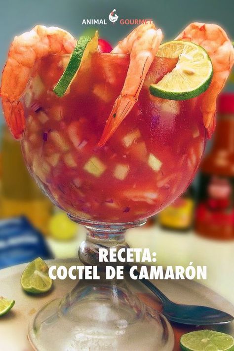 ¡Qué calor! ¿No crees? Porque nos encantan las recetas fresquitas pero llenas de tradición, te compartimos cómo hacer coctel de camarón estilo Acapulco, para que te sientas en la playa mientras toca irse de vacaciones. Chile Serrano, Marinara, Vodka, Watermelon, Fruit