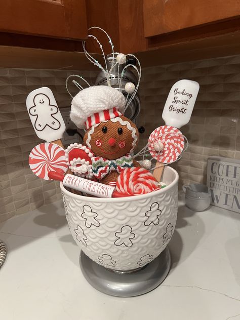 Kitchenaid Decor Ideas, Gingerbread Theme Kitchen Decor, Gingerbread Kitchen Christmas Decor, Kitchen Gingerbread Decor, Diy Kitchen Christmas Decorations, Christmas Gingerbread Decor Ideas, Gingerbread Kitchen Decorations, Kitchenaid Display, Gingerbread Arrangements