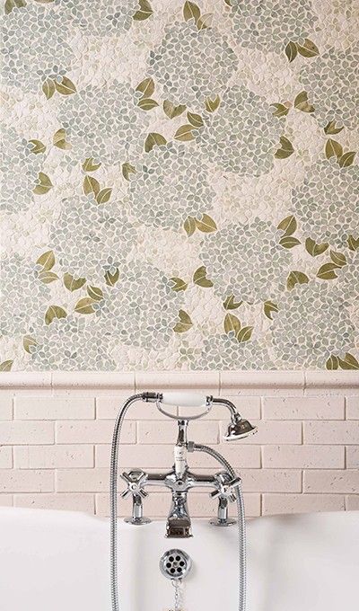 Mosaic On Wall, Mosaic Interior Design, French Tiles, Mosaic Tile Bathroom, Bathroom Mosaic Tiles, French Tile, Bathroom Mosaic, Mosaic Mural, Interior Boho