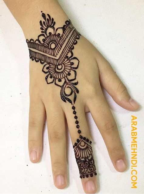 50 New Year Mehndi Design (Henna Design) - October 2019 Small Henna Designs Palm, Mehndi Design New, Full Hand Mehndi Design, Palm Mehndi, Henne Tattoo, Henna Flower Designs, Palm Mehndi Design, Tato Henna, Hand Mehndi Design