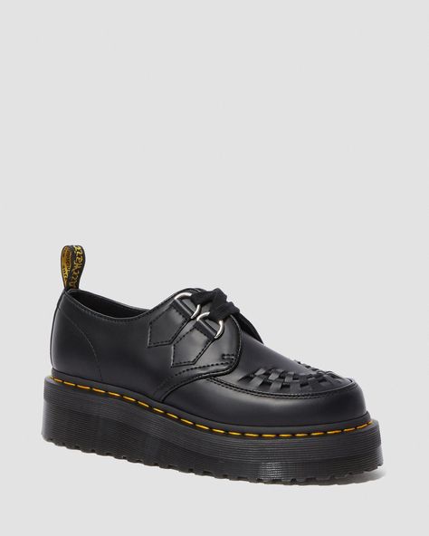 Dr Martens Shoe, Platform Shoes Black, White Dr Martens, Platform Creepers, Shoes Dr Martens, Pointed Shoes, Creepers Shoes, Tokyo Street Style, Shoe Polish