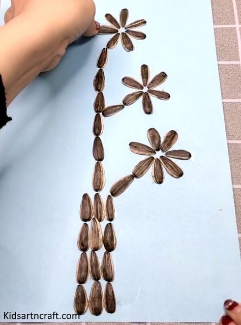 Creative Way To Make Sunflower Seed Shell Tree Craft For Kindergarteners Check more at https://www.kidsartncraft.com/sunflower-seed-shell-tree-craft-tutorial/ Craft For Kindergarteners, Seed Craft, Shell Tree, Seed Art, Tree Craft, Sunflower Seed, Craft Tutorial, Tree Crafts, Sunflower Seeds