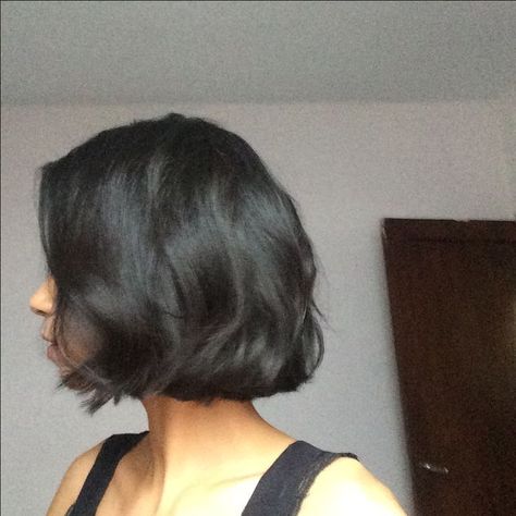 Heavy Bob Haircut, Soft Bob, Black Short Hair, Short Dark Hair, Chin Length Hair, Hair Inspiration Short, Shot Hair Styles, Penteado Cabelo Curto, Hair Stylist Life