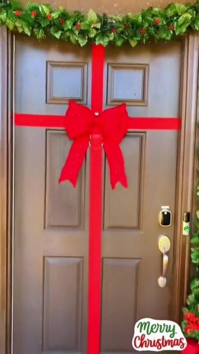 BestOfChristmas on TikTok Diy Christmas Front Door, Christmas Decorations Diy, Holiday Wreaths Diy, Chanukah Decor, Winter Decorations Diy, Xmas Deco, Simple Christmas Decor, Diy Christmas Decorations, Christmas Decorations Diy Outdoor