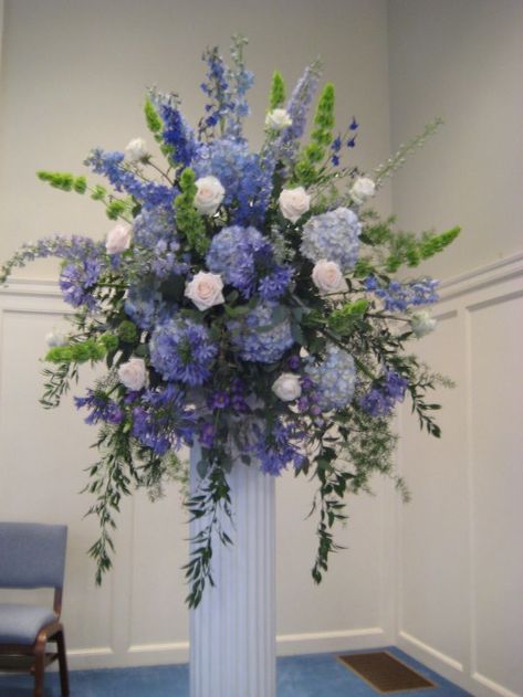 Blue Flower Arrangements, Altar Arrangement, Large Floral Arrangements, Altar Flowers, Gubahan Bunga, Large Flower Arrangements, Church Flower Arrangements, Fleur Design, Memorial Flowers