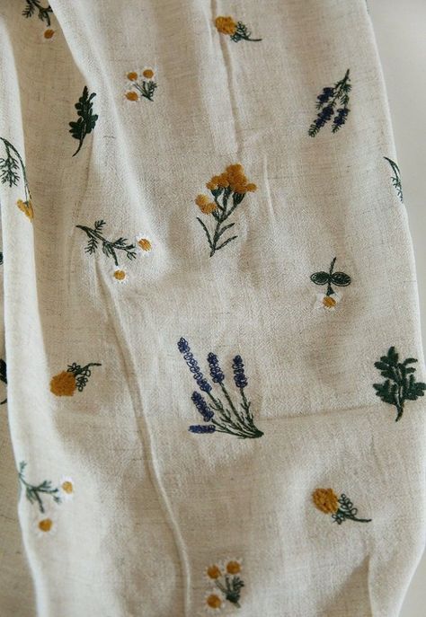 Lavender Flower Embroidery, Botanical Plants, Lavender Flower, Fabric Diy, Costura Diy, Flower Fabric, Cotton Linen Fabric, Japanese Vintage, Embroidery Fabric