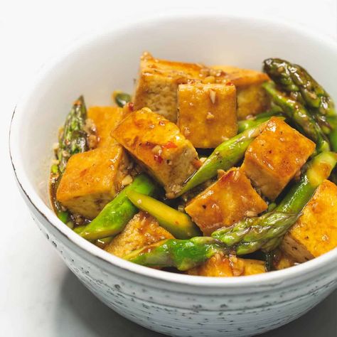 Tofu and Asparagus Stir Fry Tofu And Asparagus Recipes, Tofu Asparagus Recipes, Asparagus Stir Fry Recipes, Sauteed Tofu, Asparagus Stir Fry, Beef Stir Fry Recipes, Asparagus Fries, Asparagus Recipes, Stir Fry Recipe