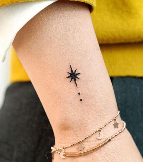 Star Tattoo Designs Wrist, Minimal Star Tattoo, Star Sparkle Tattoo, Tattoo Etoile, Star Tattoo On Wrist, North Star Tattoos, Minimalist Tattoo Small, Tiny Wrist Tattoos, Star Tattoo Designs