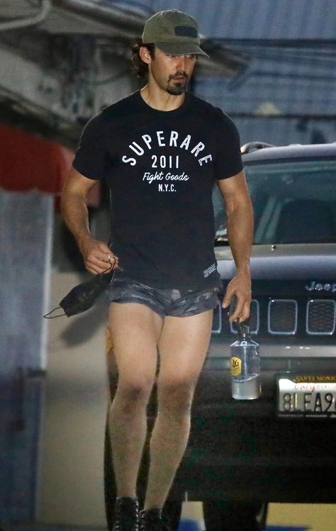 Mens Short Shorts, Tiny Shorts, Milo Ventimiglia, Leg Muscles, Black Graphic Tees, Famous Men, Hottest Pic, Almost Famous, Good Looking Men