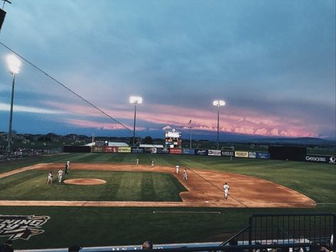 #baseball #sky #skies #vsco #summer #games #aesthetic #mood Baseball Boys Aesthetic, Baseball Aesthetic, Games Aesthetic, Vsco Summer, High School Baseball, Baseball Quotes, Baseball Birthday Party, Baseball Pictures, Baseball Boys