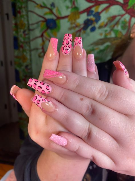 Nails Cheetah Print, Pink Leopard Print Nails, Pink Cheetah Print Nails, Pink Cheetah Nail Designs, Pink Animal Print Nails, Y2k Pink Nails, Nails Cheetah Print Pink, Hot Pink Cheetah Print Nails, Cheetah Acrylic Nails