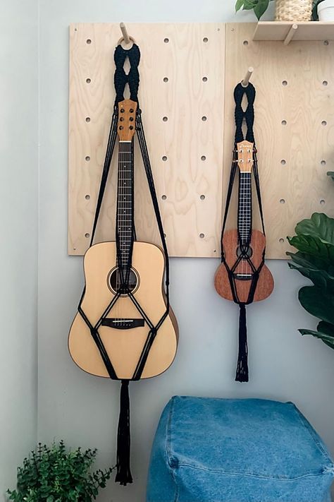 Ukulele Holder Diy, Diy Ukulele Hanger, Macrame Ukulele Hanger Tutorial, Macrame Guitar Hanger, Ukulele Holder, Ukelele Macrame Hanger, Ukulele Sizes, Triangle Jewelry, Custom Hangers