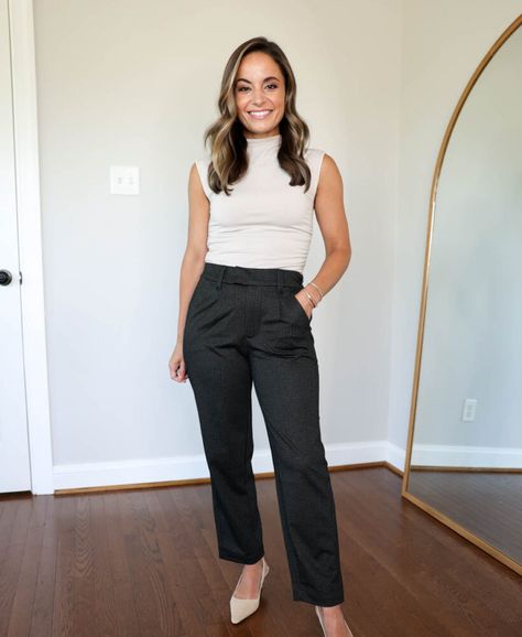 Style Tips: Styling Tips: How to Make Short Legs Look Longer | Petite Style Petite Styling Tips, Winter Outfits Petite, Mom Jeans Outfits, Style For Short Women, Camel Blazer, Olive Skirt, Jeans Outfit Fall, Blazer Outfits For Women, Elevated Casual