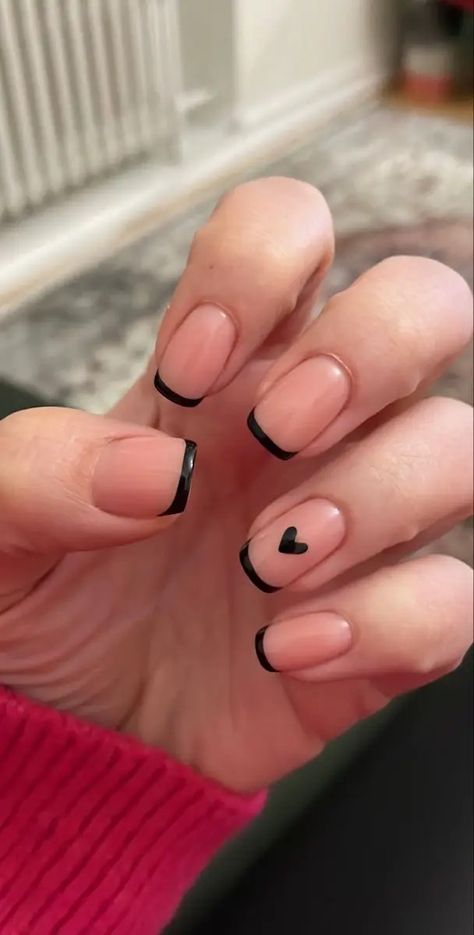 Short Nails Art French, Simple Nail Designs Short Nails Black, Nail Art Simple French Tips, Round Nails Nail Art, Black French On Short Nails, French Nail Art For Short Nails, Cute Black Nails Ideas French Tips Short, Black Tip Nails With Heart, Tiny Nails Ideas