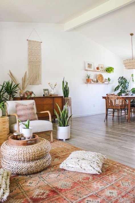 Moroccan rugs for the living room. Photo by @leafandlolo #vintagerug #interiorstyling #interiorinspo #designinspo #interiorstyle #interiordetails #revivalrugs #ihaveathingforrugs #interiorstyling #interiorinspo #lovefordesigns #homedecor #homedesign #homeinspo #designideas #lonnyliving #inmyhouzz #houzz #interiordesign #rugshop #originalvintage #bedroom #beigerug #morocco Mcm Boho Living Room, Boho Moroccan Living Room, Traditional Moroccan Living Room, Moroccan Apartment, Morocco Living Room, Mid Century Boho Living Room, Small Space Living Hacks, Modern Moroccan Decor, Boho Living Room Rugs