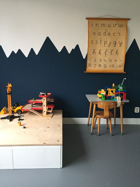 Dark Blue Kids Bedroom, Dark Blue Kids Room, Toddler Bedroom Blue, Turqoise Bedroom, Blue Playroom, Blue Kids Room, Blue Boys Bedroom, Boys Room Blue, Dark Blue Bedrooms