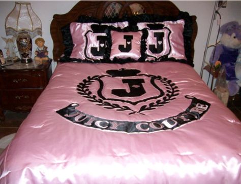 Juicy couture bedspread on etsy.com 2000s Room, Y2k Bedroom, Y2k Room, Trashy Y2k, Ideas Hogar, Girly Room, Dreamy Room, Girl Bedroom Decor, Dream Room Inspiration