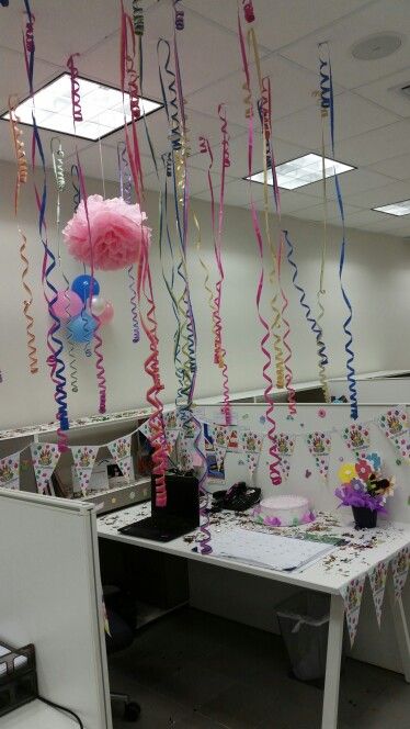 Birthday at work / office Office Birthday Decorations Desks Work, Birthday Desk Decorations Offices, Office Birthday Decorations Desks, Desk Redo Ideas, Birthday Decorations Office, Birthday At Work, Cubicle Birthday Decorations, Office Birthday Decorations, At Work Office