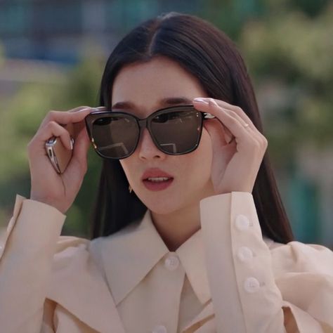 ko moon-young  // it’s ok not to be ok Wearing Sunglasses, A Woman, Sunglasses