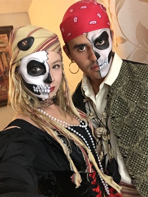 Pirate Skeleton Halloween Costume, Pirate Skeleton Makeup, Skull Pirate Makeup, Ghost Pirate Makeup, Skeleton Pirate Makeup, Skeleton Pirate Costume, Zombie Pirate Makeup, Couple Pirate Costume Halloween, Dead Pirate Costume