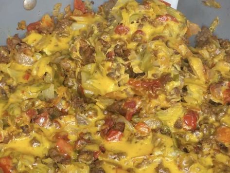 Cheesy Cabbage Beef Skillet, Skillet Cabbage, Cheesy Cabbage, Cabbage Beef, Cabbage Dishes, Beef Skillet, Main Dish Casseroles, Clean Keto, Air Fryer Recipes Easy