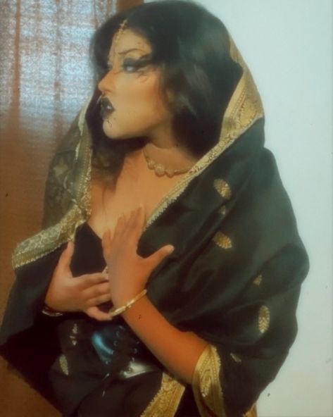 Y’all remember when I did Indian goth? yeah…. Posting my embarrassment (the quality is awful I know) Indian Goth, South Asian Dark Academia, Poc Goth Pfp, Desi Dark Feminine Aesthetic, Asian Goth, Poc Goth, Goth Indian Girl, Trad Goth Makeup Poc, Desi Bride