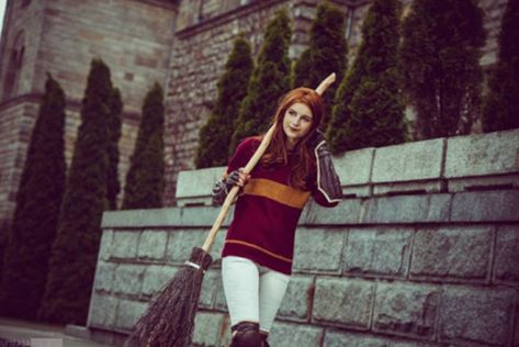 Ginny Weasley Quidditch, Ginny Weasley Costume, Kurumi Cosplay, Tonks Harry Potter, Female Harry Potter, Story Bible, Harry Potter Cosplay, Hogwarts Aesthetic, Ginny Weasley