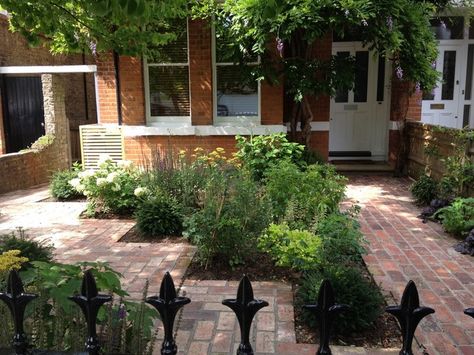 Small Front Garden, Small Front Garden Ideas, Victorian Front Garden, Front Garden Ideas Driveway, Front Garden Ideas, Garden Ideas Driveway, Garden Ideas Uk, Small City Garden, Small Front Gardens