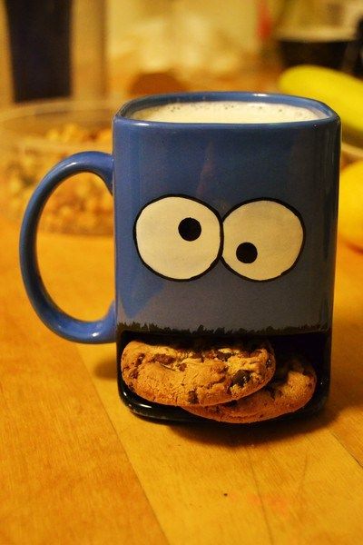 Monster Cup, Cookie In A Mug, Cake Mug, Tassen Design, Cool Mugs, Cookie Monster, Cute Mugs, Monster Cookies, Kitchen Stuff