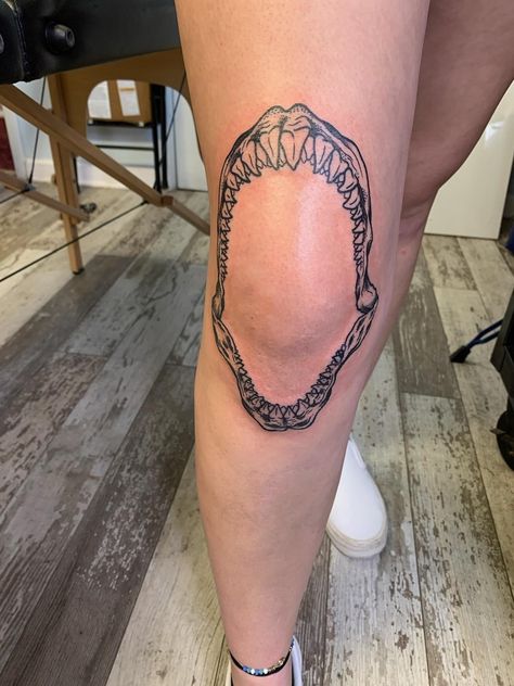 Great White Shark Jaw Tattoo, Shark Jaws Tattoo Knee, Shark Jaw Tattoo, Shark Jaws Tattoo, Jaw Tattoo, Shark Tooth Tattoo, Collarbone Tattoos, Mouth Tattoo, Tooth Tattoo