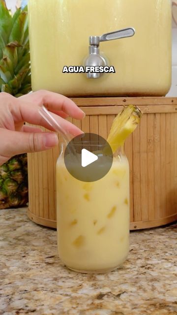 Short Kitchen Eats on Instagram: "Refreshing Coco Piña Agua Fresca Recipe! 🌴🍍🥥  Ingredients  1 pineapple 1 small coconut or 15 oz of cream of coconut (to taste)  6 cups of water  Simple syrup 1 cup water  1 cup sugar   #drink #pineapple #refreshing #aguafresca" Pineapple Coconut Juice, Pineapple Agua Fresca, Pineapple Shake, Short Kitchen, Agua Fresca Recipe, Cream Of Coconut, Special Drinks, Fresh Juices, Pineapple Water