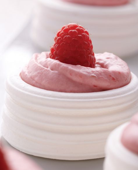 Meringue Cups, Raspberry Meringue, Dessert Places, Meringue Recipe, Raspberry Mousse, Unflavored Gelatin, Meringue Cookies, Eat Dessert First, Eat Dessert