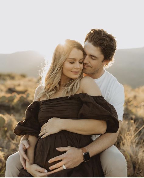 Autumn Maternity Photoshoot, Maternity Shoot Hair, November Maternity Photoshoot, Autumn Maternity, Maternity Photo Shoot Ideas, Christ Centered Marriage, Maternity Photography Poses Couple, Maternity Picture, Poses Couple