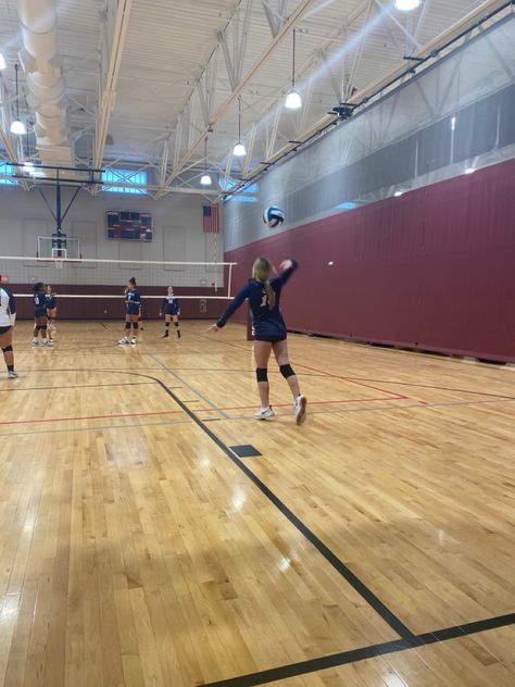 Blonde Girl Playing Volleyball, Volleyball Snaps, Volleyball Photos, Volleyball Inspiration, Volleyball Training, Blonde Hair Girl, Volleyball Pictures, Sports Aesthetic, Flag Football