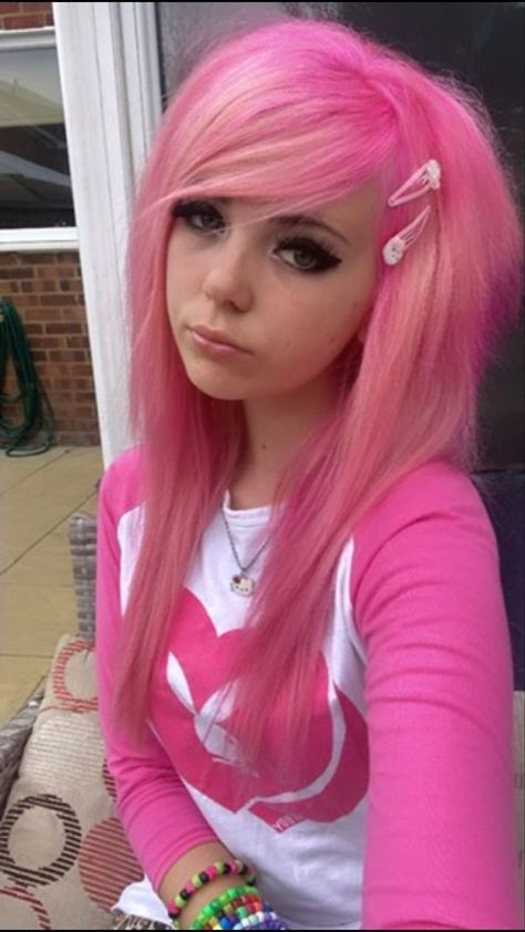 Pink Emo Hair, Scene Girl Makeup, Pink Scenecore, Emo Scene Girls, Pink Emo, Punk Fashion Diy, Emo Scene Hair, Scene Princess, Goth Fashion Punk