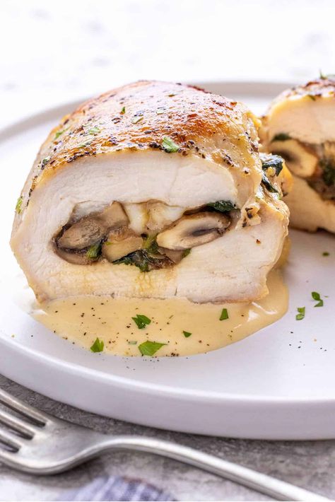 Mushroom Stuffed Chicken Breast, Stuffed Chicken Breast Recipes, Mushroom Stuffed Chicken, Stuff Chicken, Awesome Chicken, Mushroom Stuffed, Stuffed Pork, Stuffed Chicken Breast, Food Pic