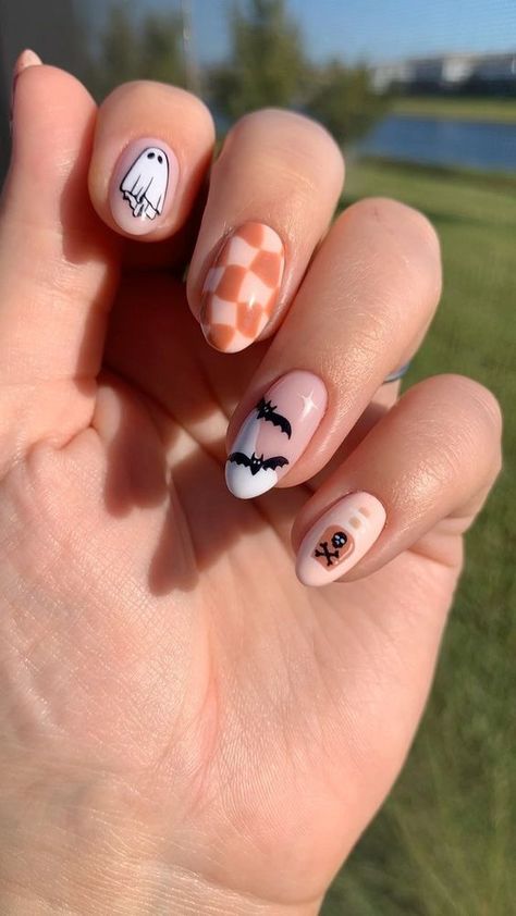 Rate This Nail designs From ⭐1~10. SAVE & FOLLOW i will update everyweek. Nail Designs For October, Cute Halloween Nail Designs, Spooky Halloween Nails, Halloween Nails Ideas, Gucci Nails, Beauty Killer, Halloween Acrylic, Halloween Acrylic Nails, Cute Halloween Nails