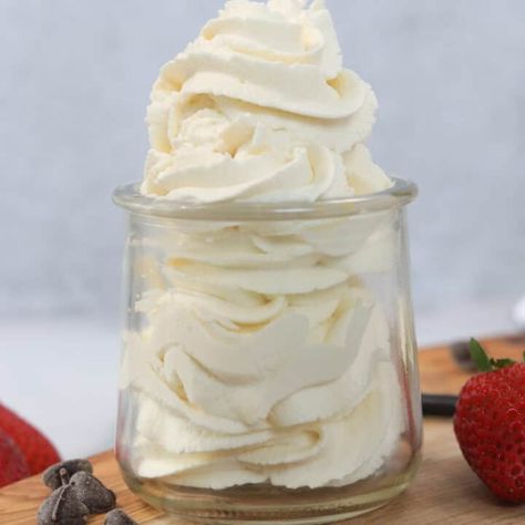 Desserts With Whipping Cream, Whole Lotta Yum, Keto Whipped Cream, Whipped Cream Desserts, Recipes With Whipping Cream, Keto Christmas, Keto Candy, Keto Sweets, Keto Ice Cream