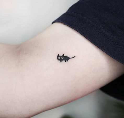 Abstract Minimalist Tattoo, Little Tattoos Ideas, Simple Tattoos Designs, Little Tattoo Ideas, Simplistic Tattoo, Miniature Tattoos, Herz Tattoo Klein, Tattoo Designs Hand, Black Cat Tattoo