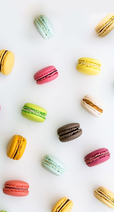 Cake Wallpaper Iphone, Macaroons Wallpaper, Macarons Wallpaper, Macaron Wallpaper, Macaroon Wallpaper, Graduation Pic Ideas, Cake Wallpaper, Instagram Graphic Design, Flower Background Iphone